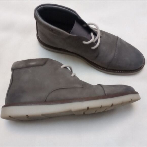 Clarks Grandin Top Chukka Boot in Gray Nubuck, size 8 - Picture 2 of 15